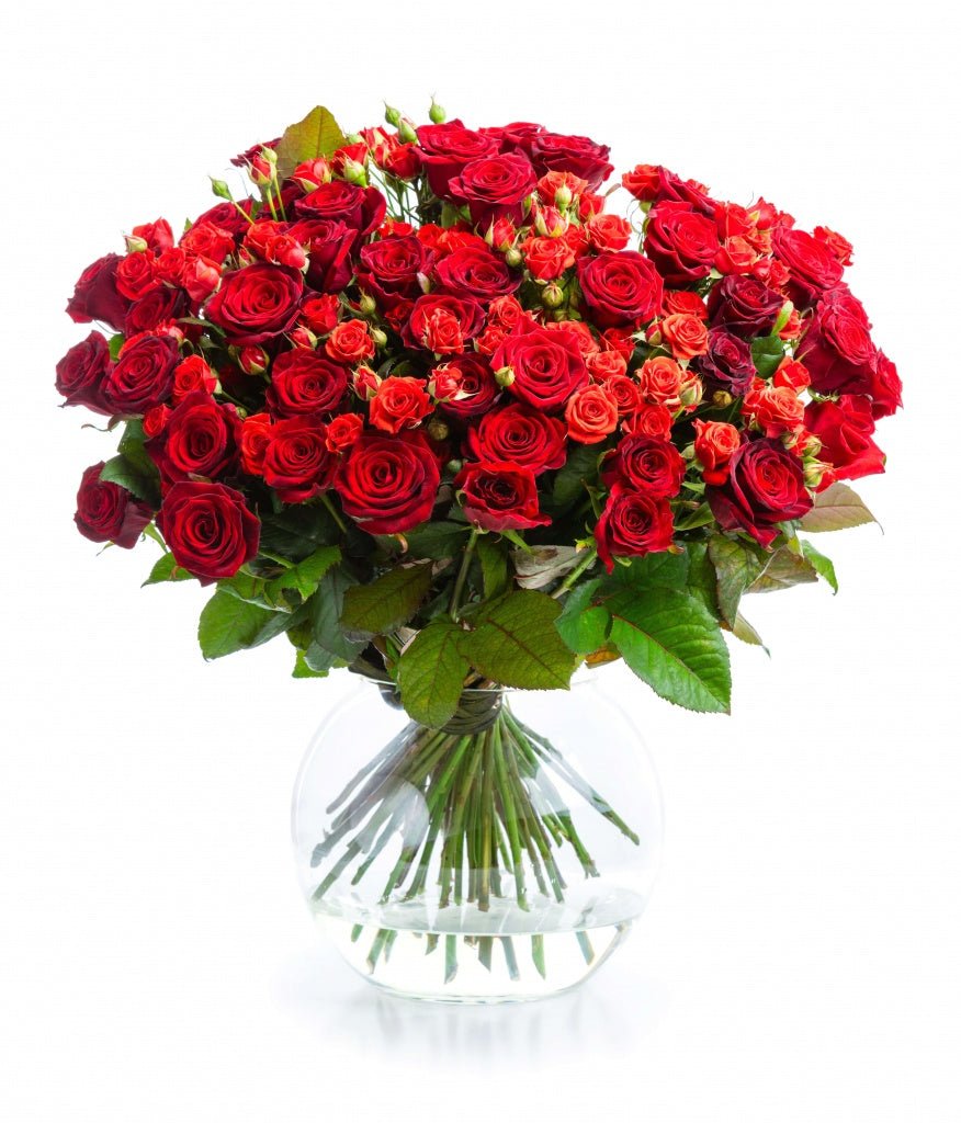 Red Naomi & Spray Roses Bouquet in Vase - Fresh Bouquet Co.