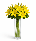 Yellow Lily Bouquet in Vase - Fresh Bouquet Co.
